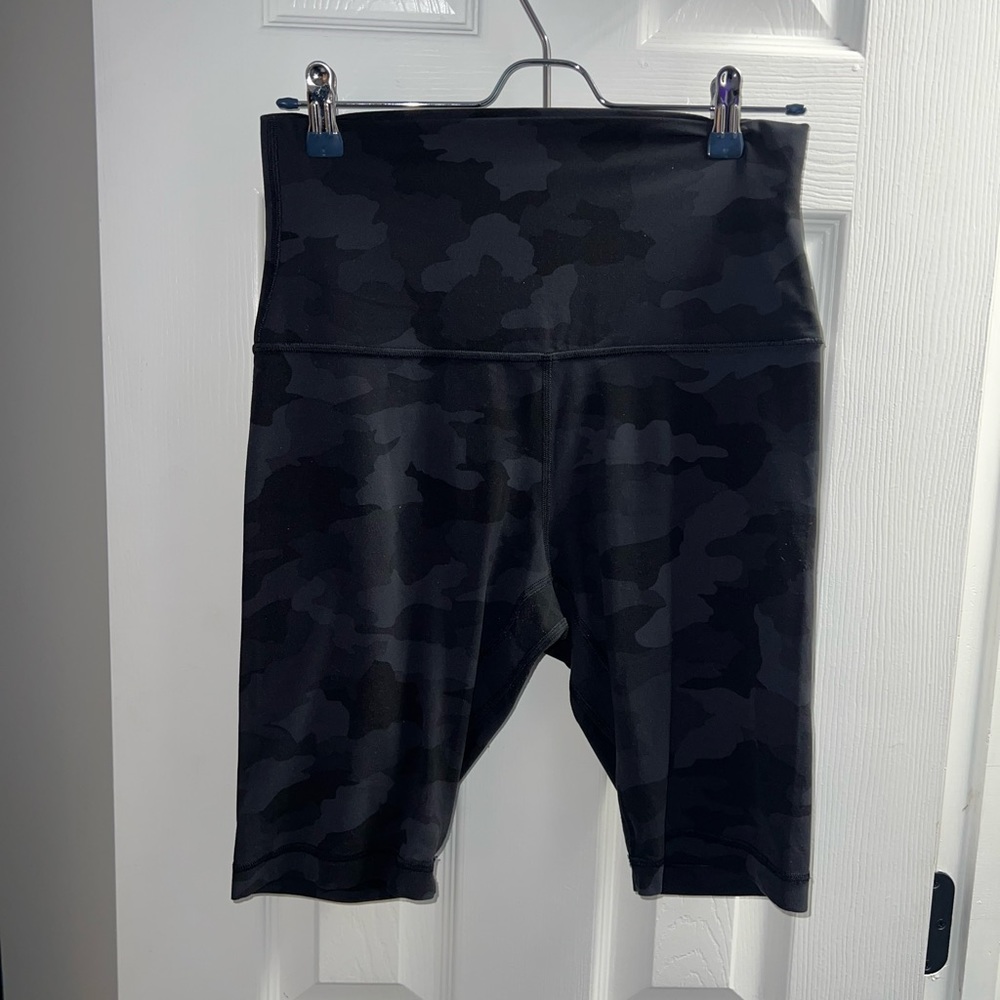 LULULEMON ALIGN SUPER HIGH RISE SHORT *10"